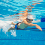 Tips berenang lebih cepat dengan teknik yang efisien